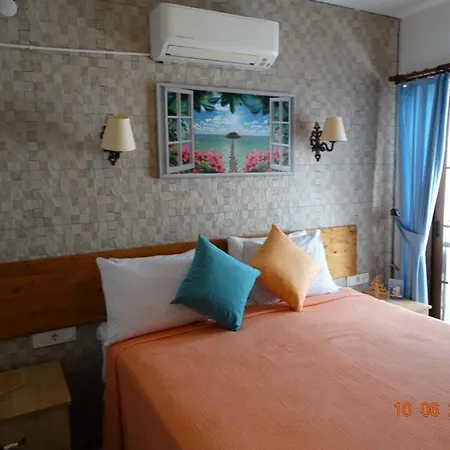 Surya Butik Алачати