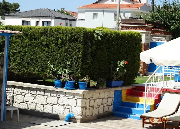 Ξενοδοχείο Surya Butik 2*