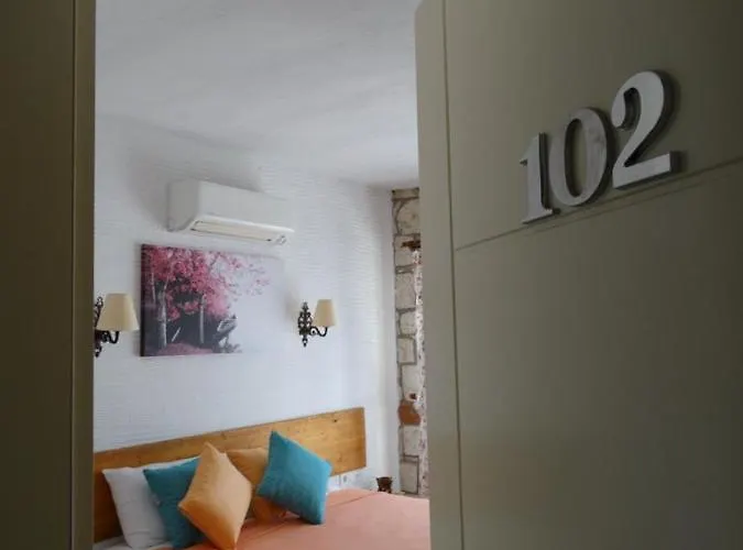 Surya Butik 2* Alaçatı