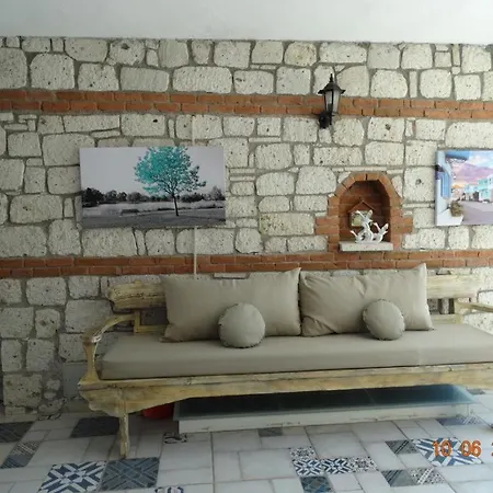Hotel Surya Butik 2*